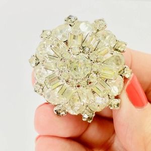 Weiss VTG Rhinestone Brooch Excellent Condition!